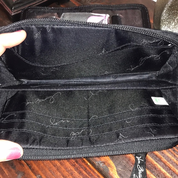 Vera Bradley wallet. - Picture 4 of 8